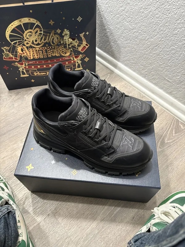 Louis Vuitton — Louis Vuitton 2054 Skate Size 10LV (11US) — Sneaker — resale