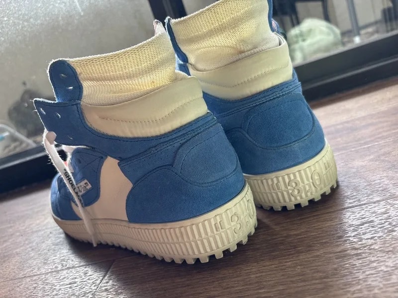 Off-White — Off-white Off-Court 3.0 High — Sneaker — resale
