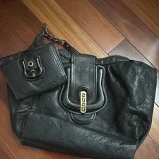 Fendi — Fendi Spy Large W/ Coin Buckle Closure Inner Pockets — Handbag — resale