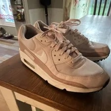 Nike — Nike Air Max 90 Lace Up Low Top Athletic — Sneaker — resale