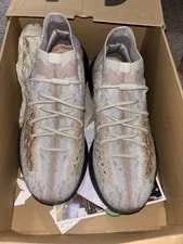 Yeezy — Yeezy 350 V2 Pepper — Sneaker — resale