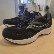 Saucony — Saucony ’s Low Top Lace-Up Running — Sneaker — resale