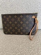 Louis Vuitton — Authentic Louis Vuitton Neverfull Pochette -Never — Handbag — resale