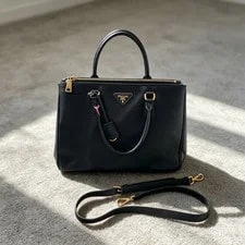 Prada — Prada Medium Galleria Top Handle Detachable Strap — Handbag — resale