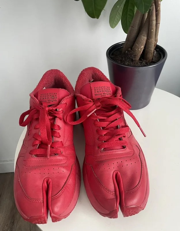 Reebok — Size 9 Maison Margiela X Reebok Tabi Split-Toe Classic — Sneaker — resale