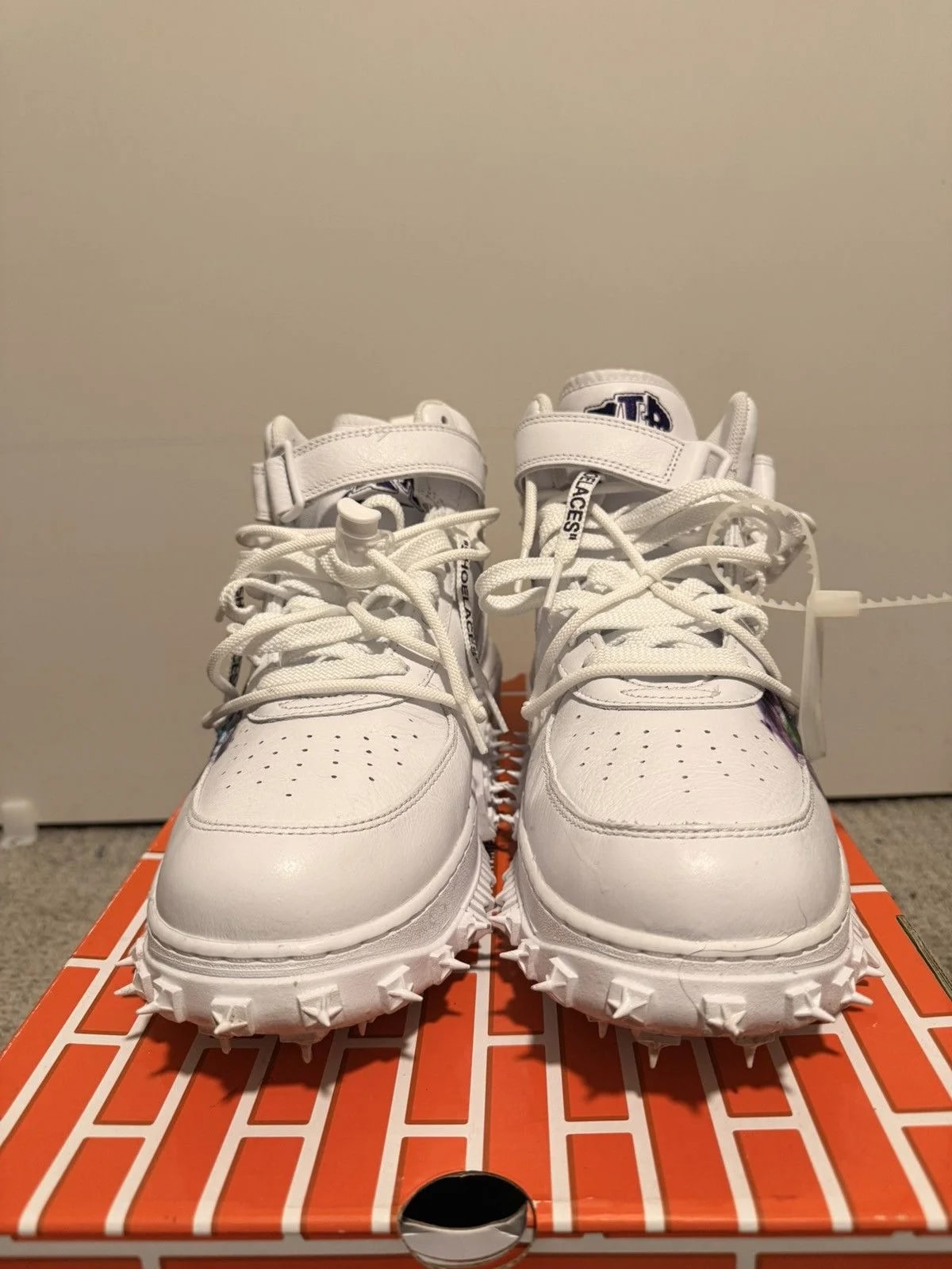 Off-White — Off-White Air Force 1 ‘Graffiti’ — Sneaker — resale