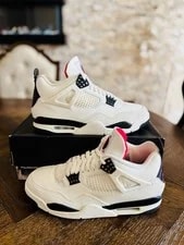 Air Jordan — Air Jordan 4 Retro 'Flight Club' — Sneaker — resale